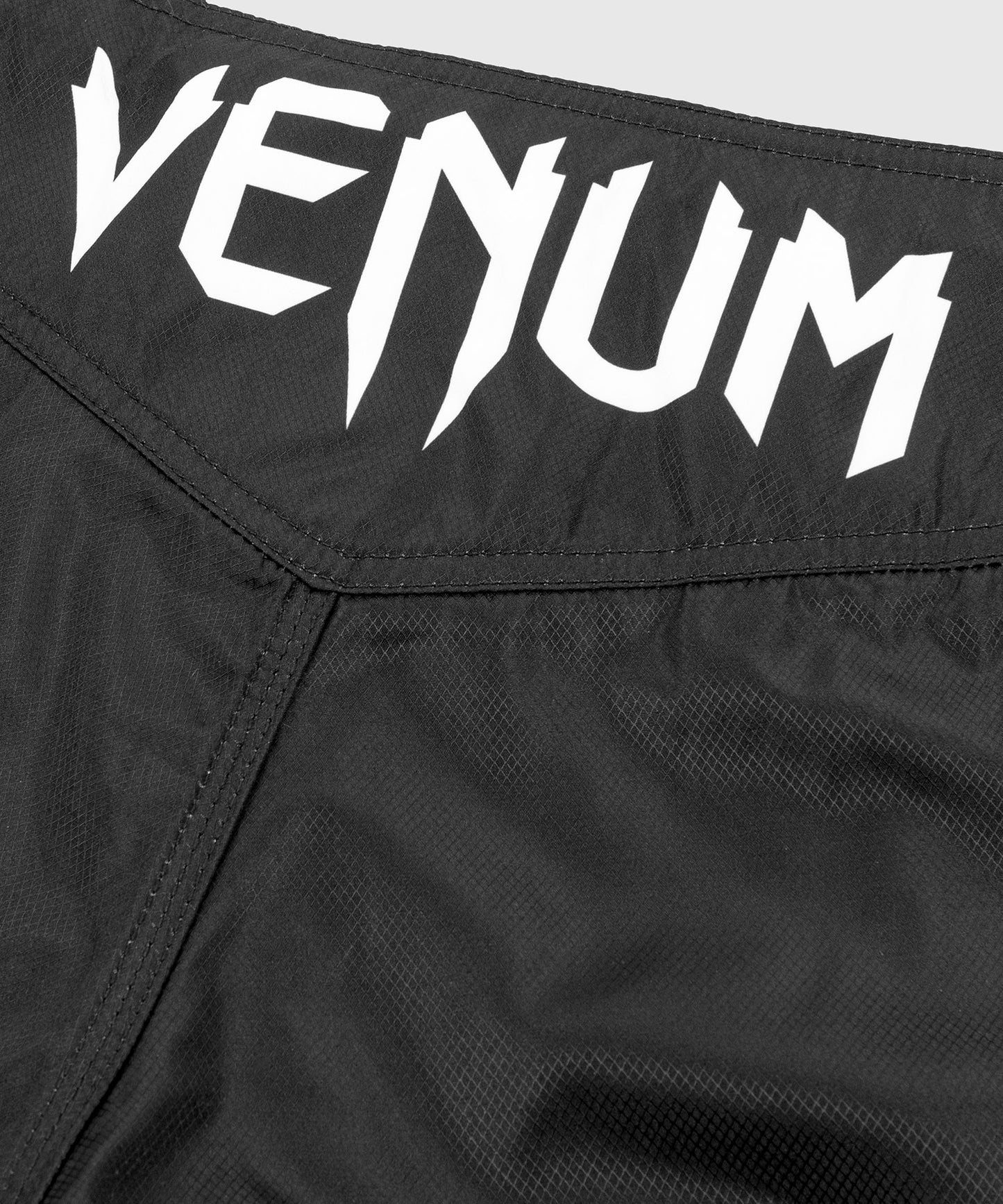 Venum Light 3.0 ファイトショーツ - ブラック/ホワイト・カモ
