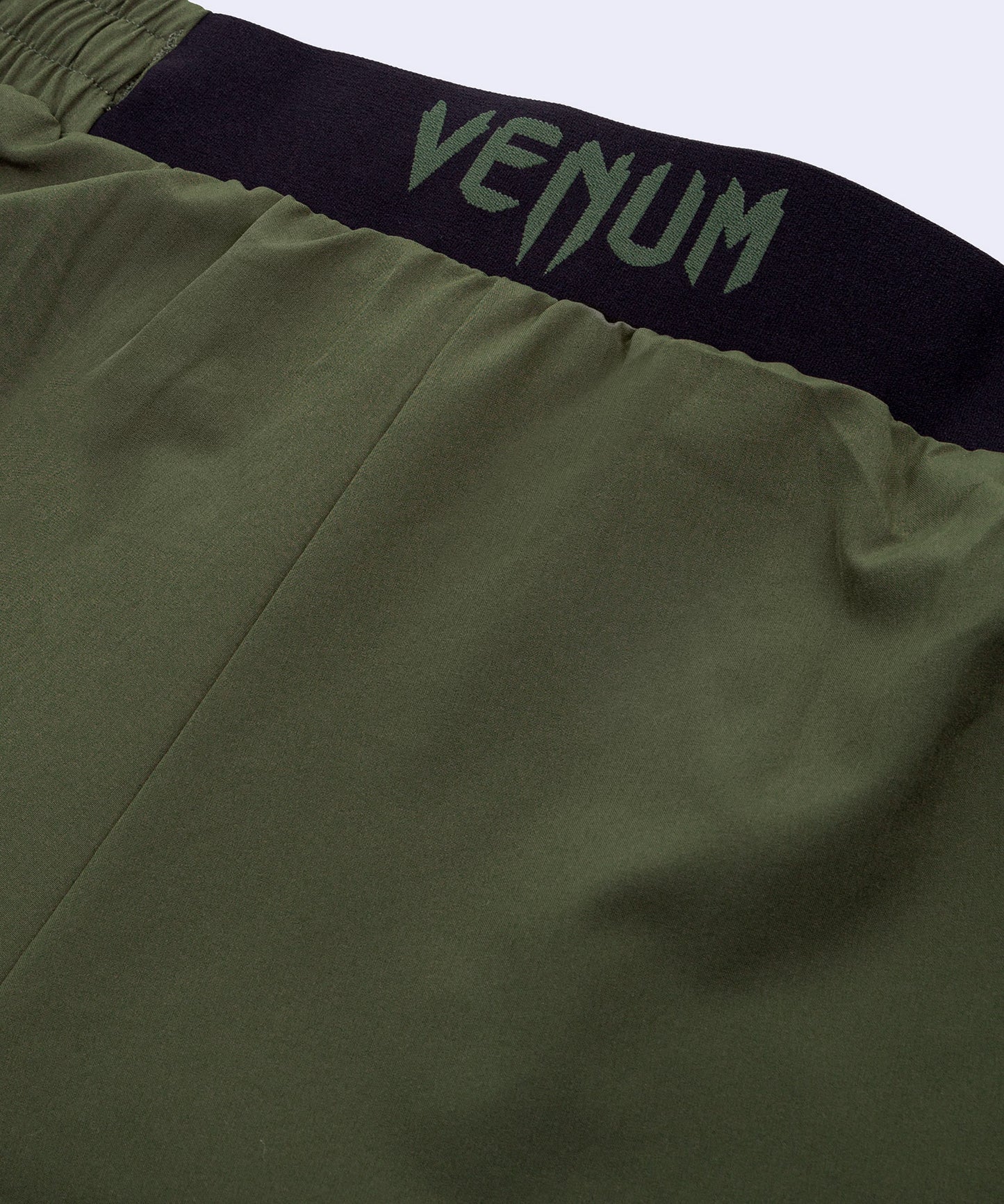 Venum Classic トレーニングショーツ - カーキ
