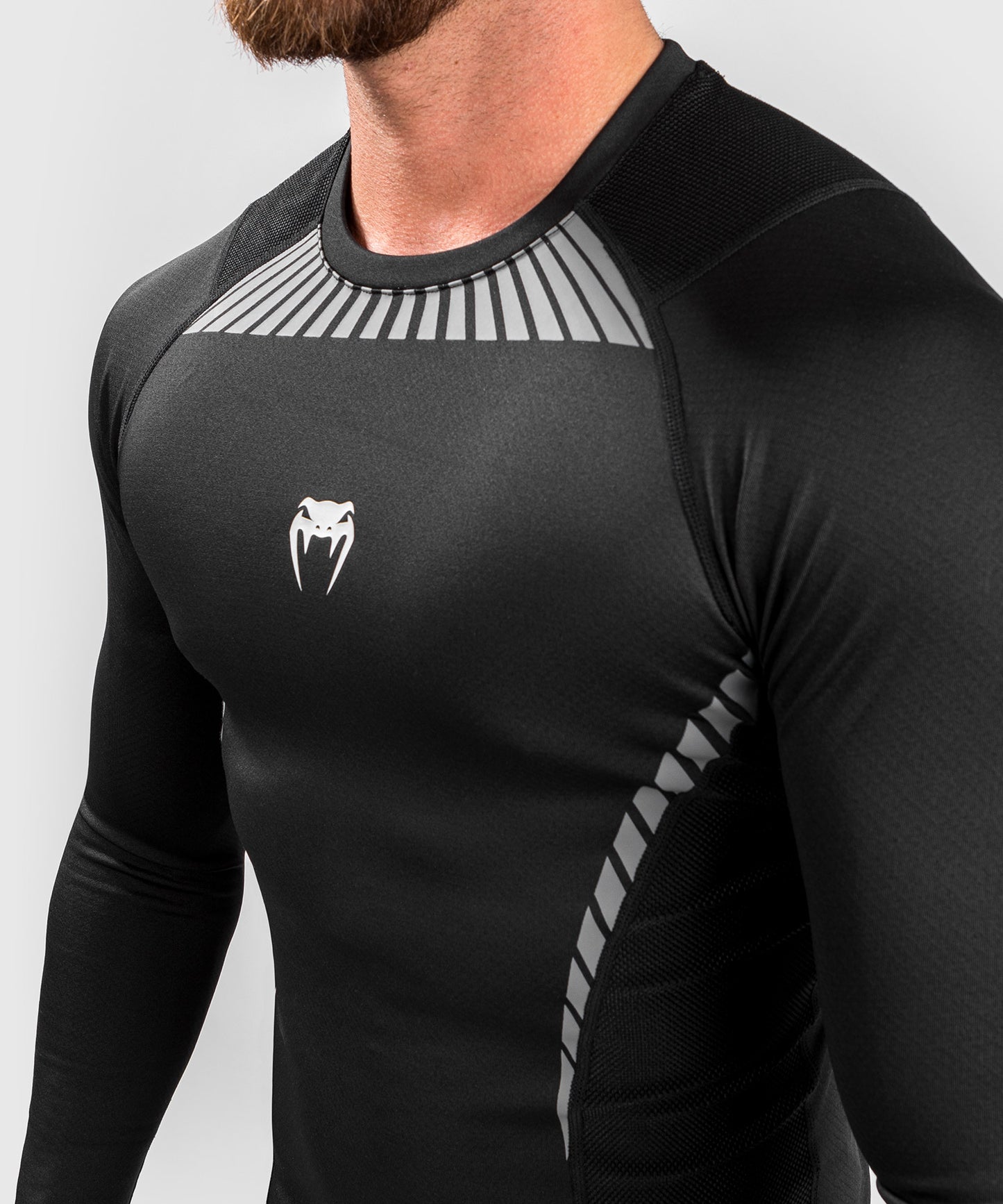 VENUM-04882-001