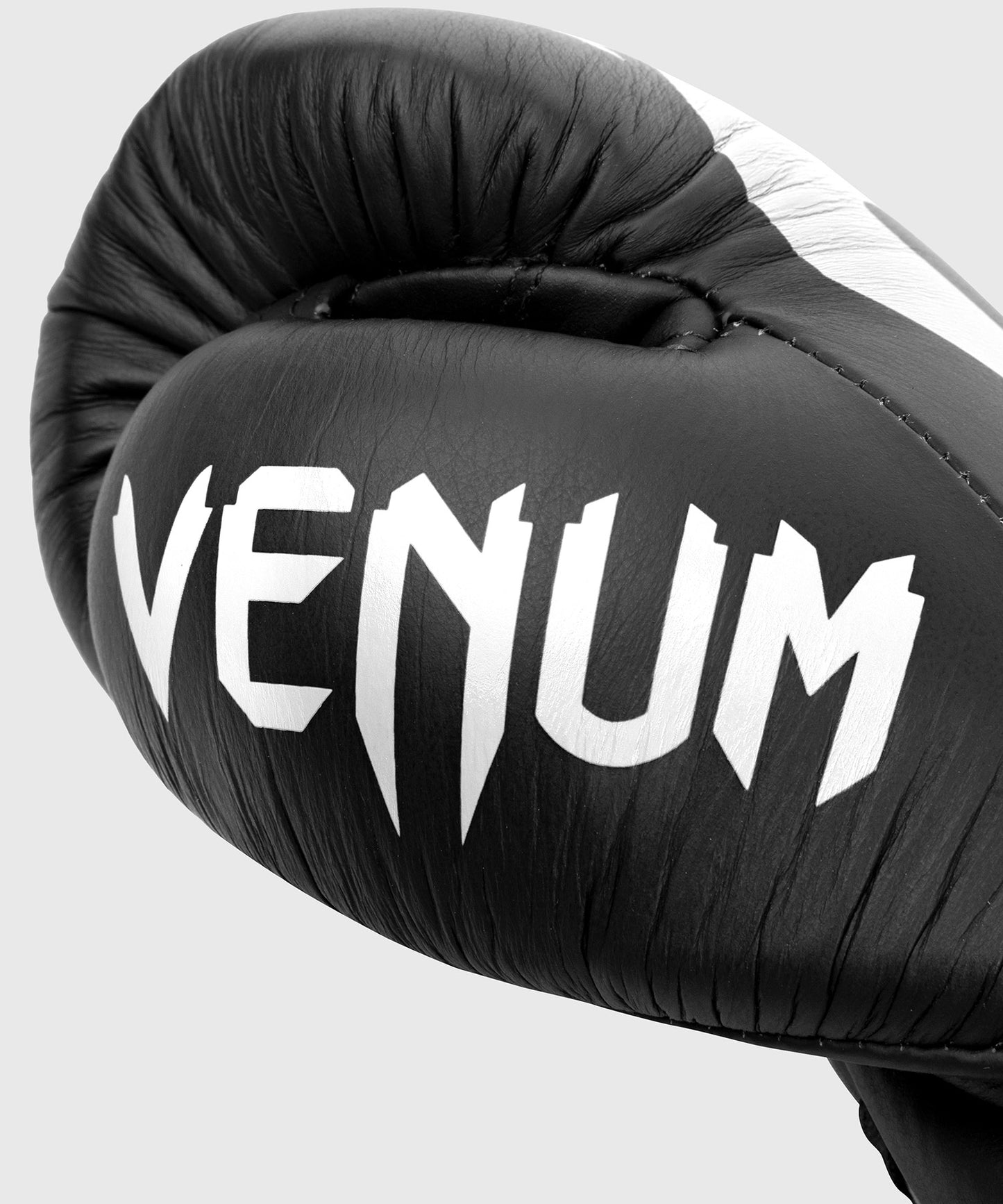 Venum Giant 2.0 Pro ボクシンググローブ - 紐付き - ブラック/ホワイト