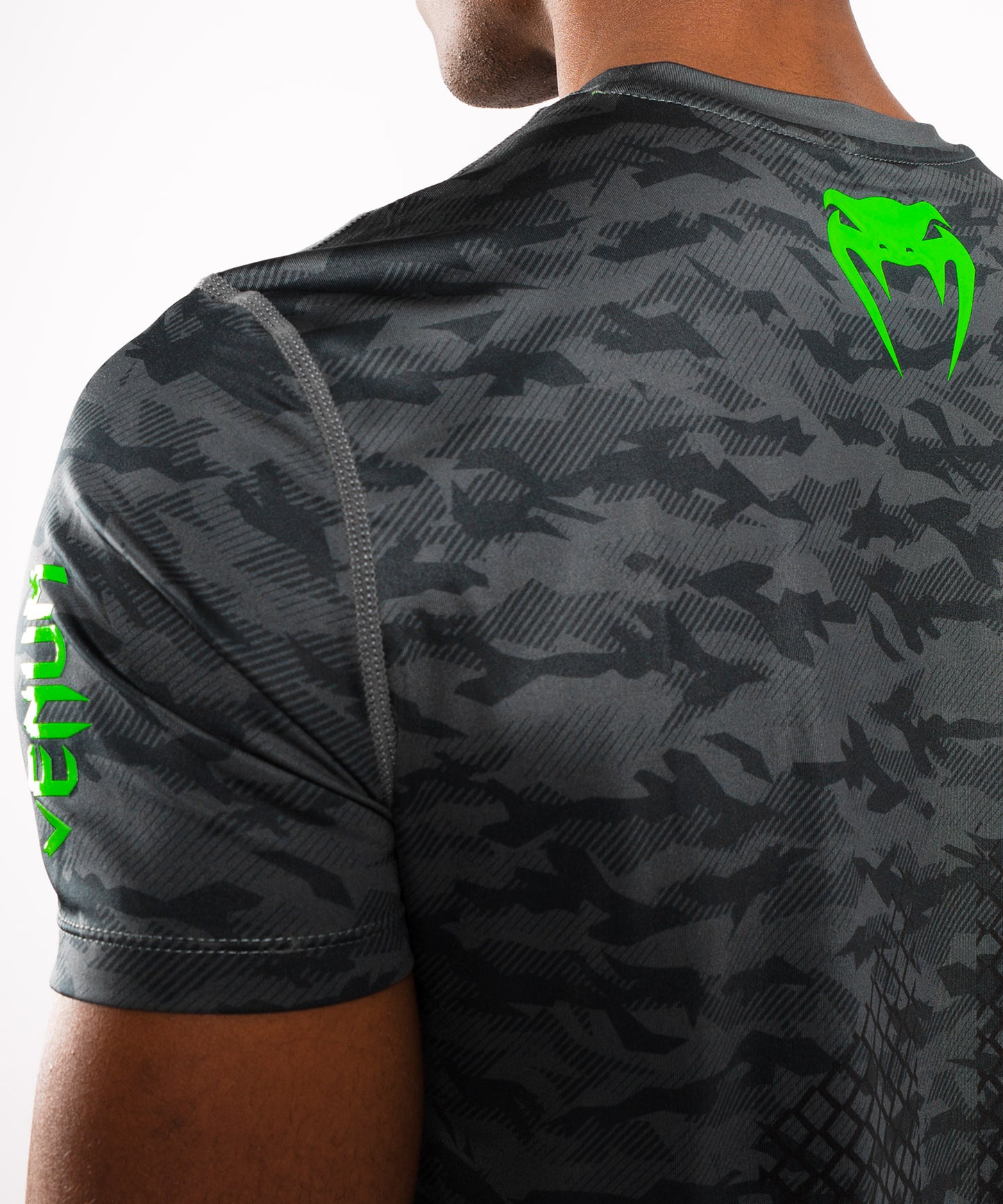 Venum Arrow Dry Tech Tシャツ（LOMA を象徴するコレクション） - 暗い迷彩柄