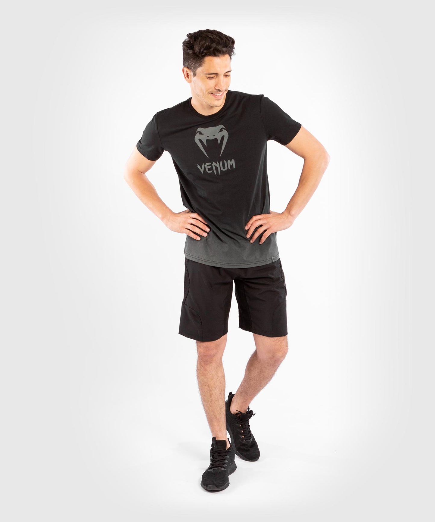 Venum Classic Tシャツ - ブラック/ダークグレー
