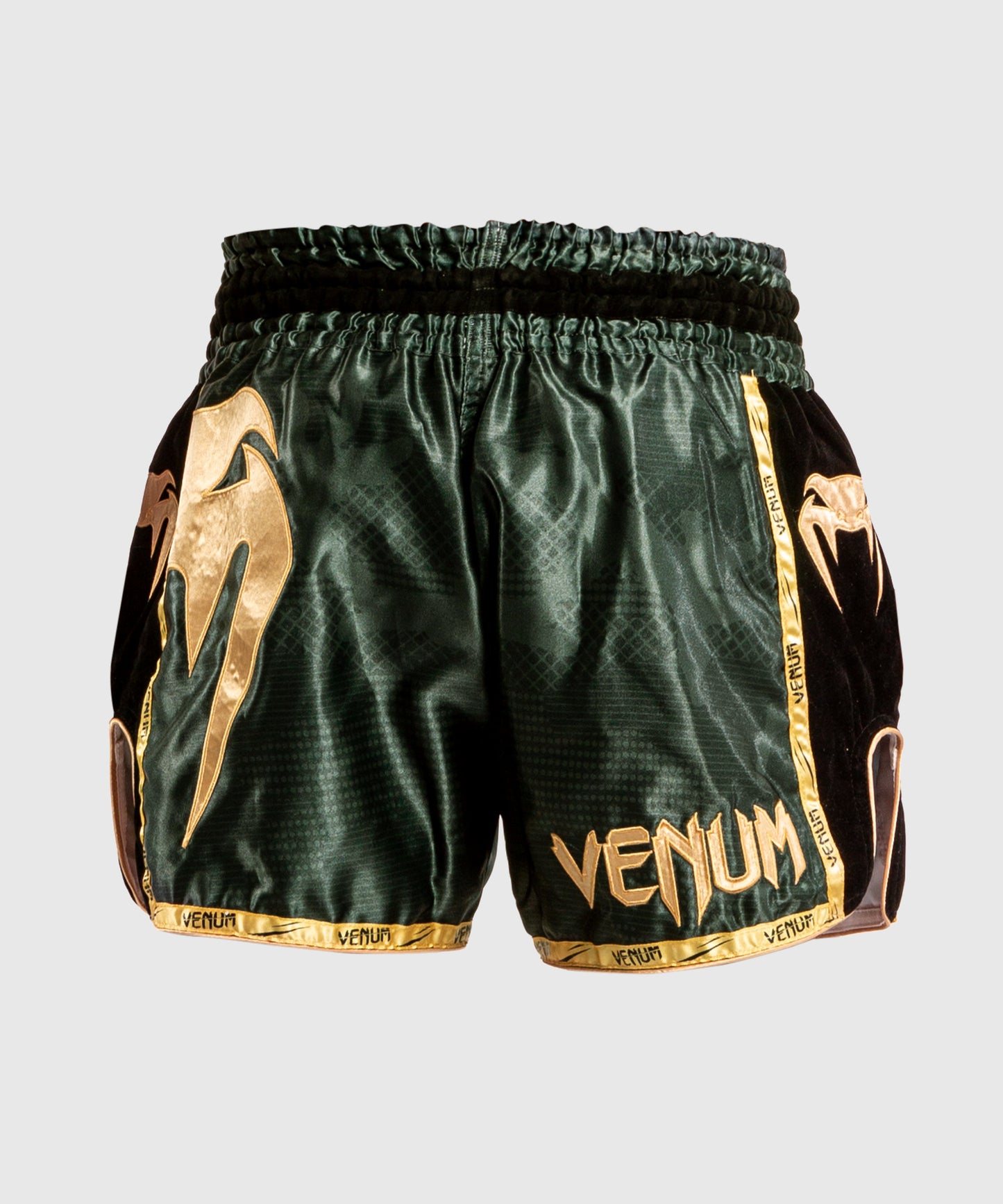 Venum Giant Camo ムエタイショーツ