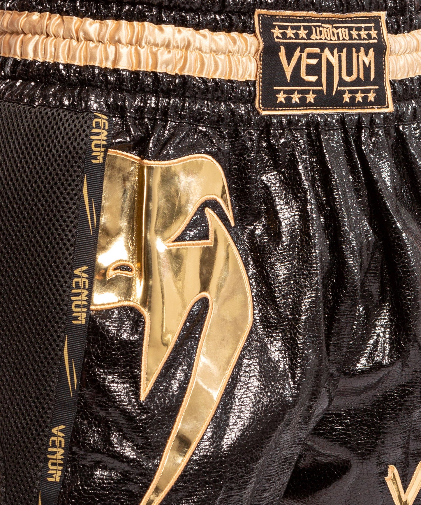 Venum Giant Foil ムエタイショーツ