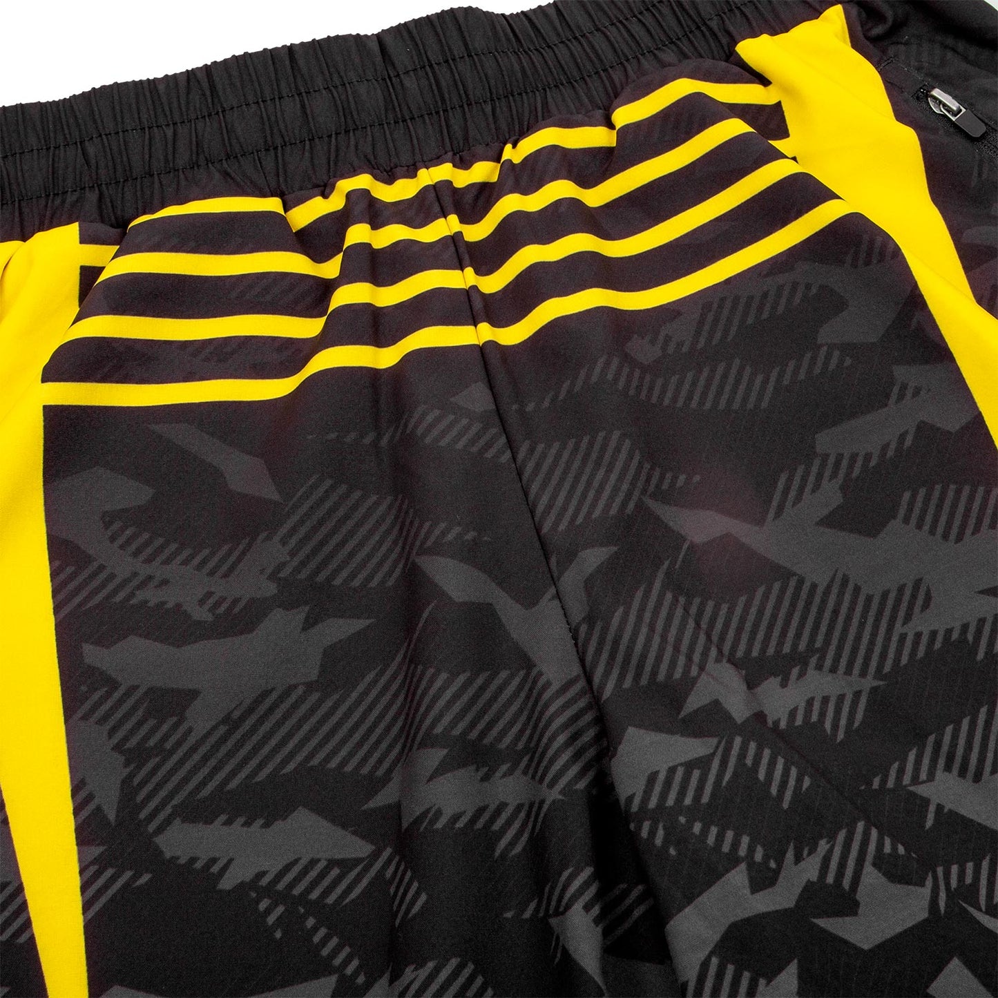Venum Okinawa 2.0 トレー二ングショーツ - ブラック/イエロー