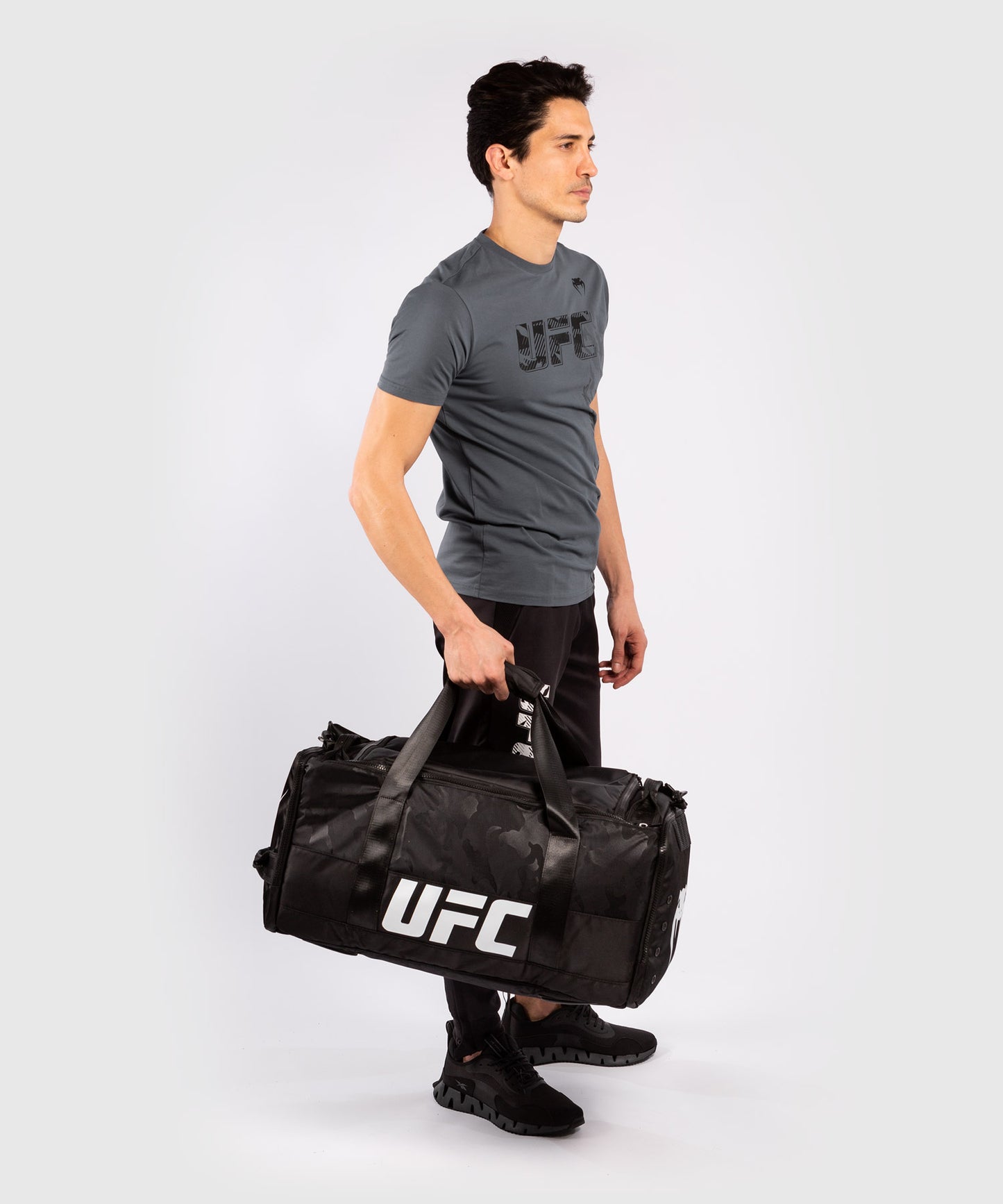 UFC VENUM本物のファイトウィークギアバッグ