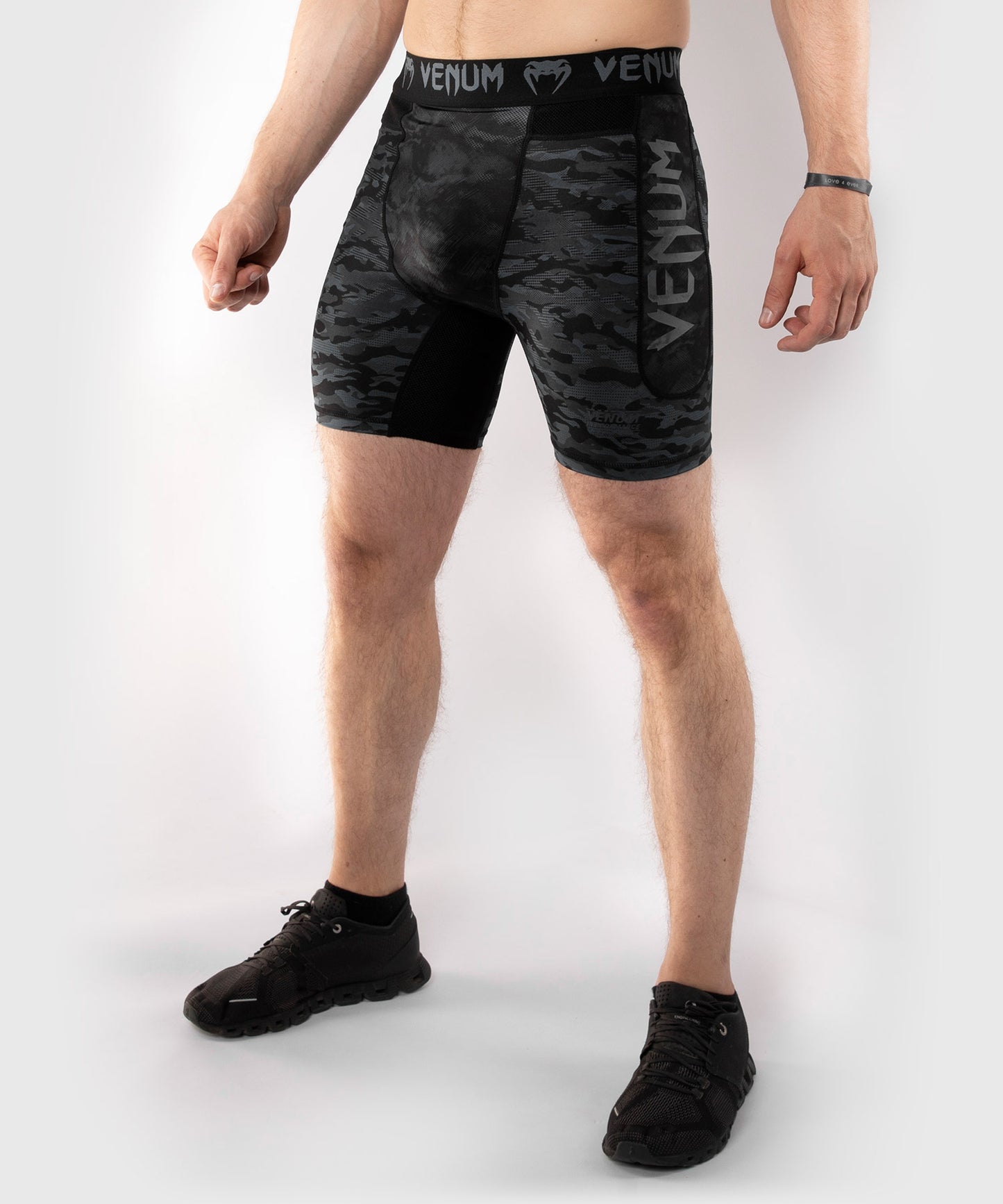 Venum Defender コンプレッションショーツ - ダーク・カモ
