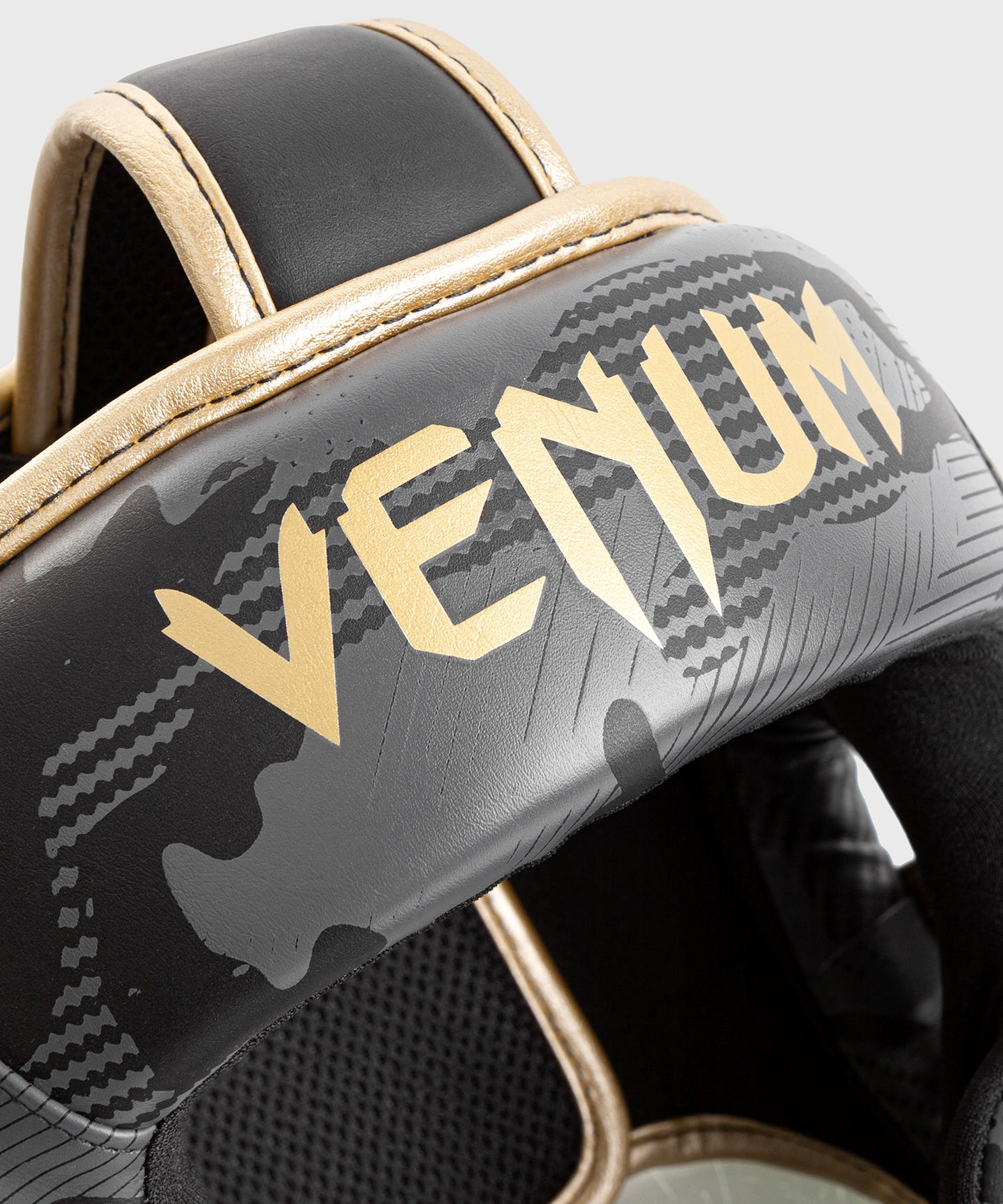Venum Elite ヘッドギア - ダーク・カモ/ゴールド