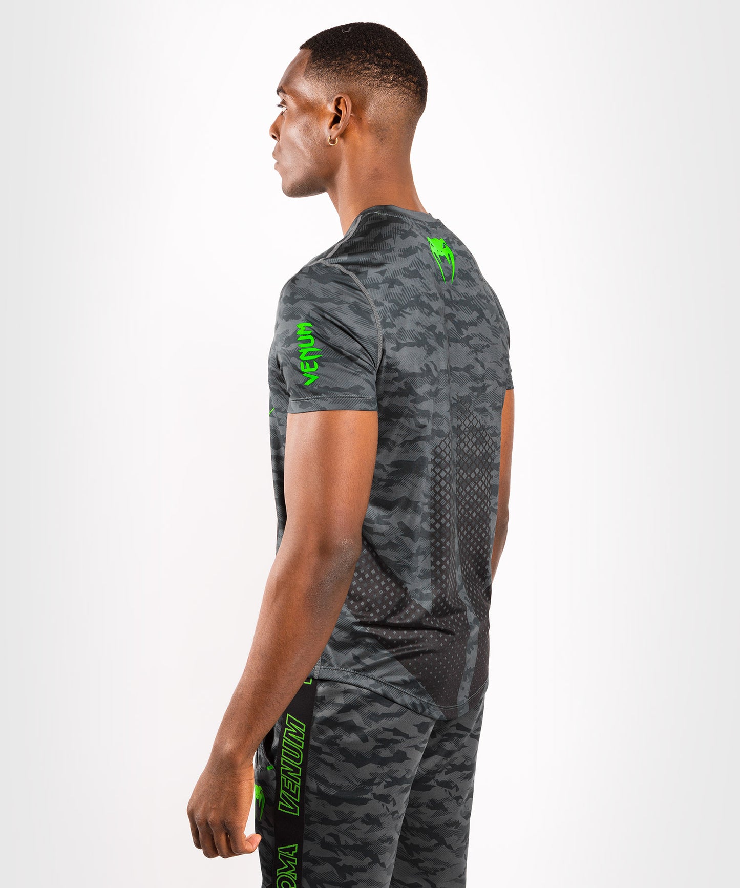 Venum Arrow Dry Tech Tシャツ（LOMA を象徴するコレクション） - 暗い迷彩柄