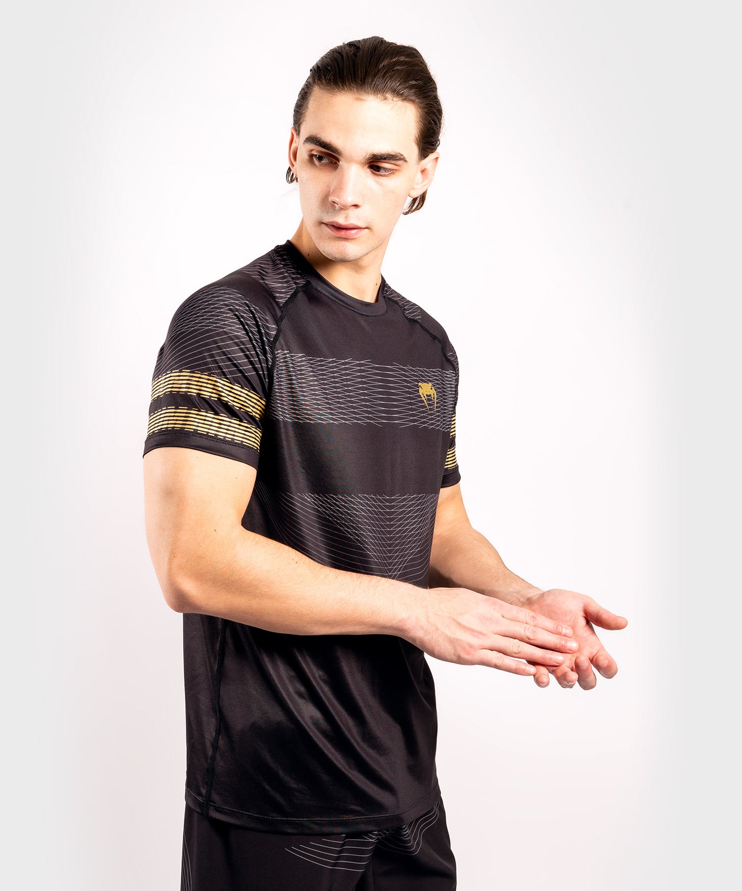Venum Club 182 Dry Tech Tシャツ：ブラック／ゴールド