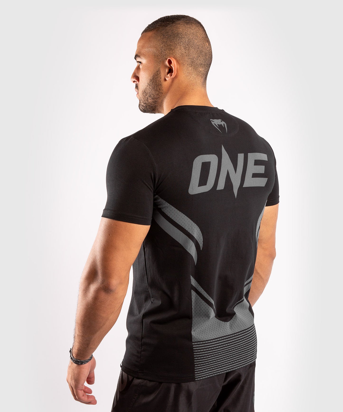 ONEFCインパクトTシャツ - ブラック/ブラック