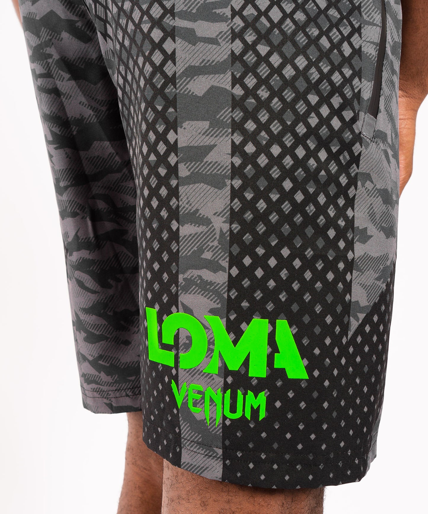 Venum Arrow トレーニングショートパンツ（LOMA を象徴するコレクション） - 暗い迷彩柄
