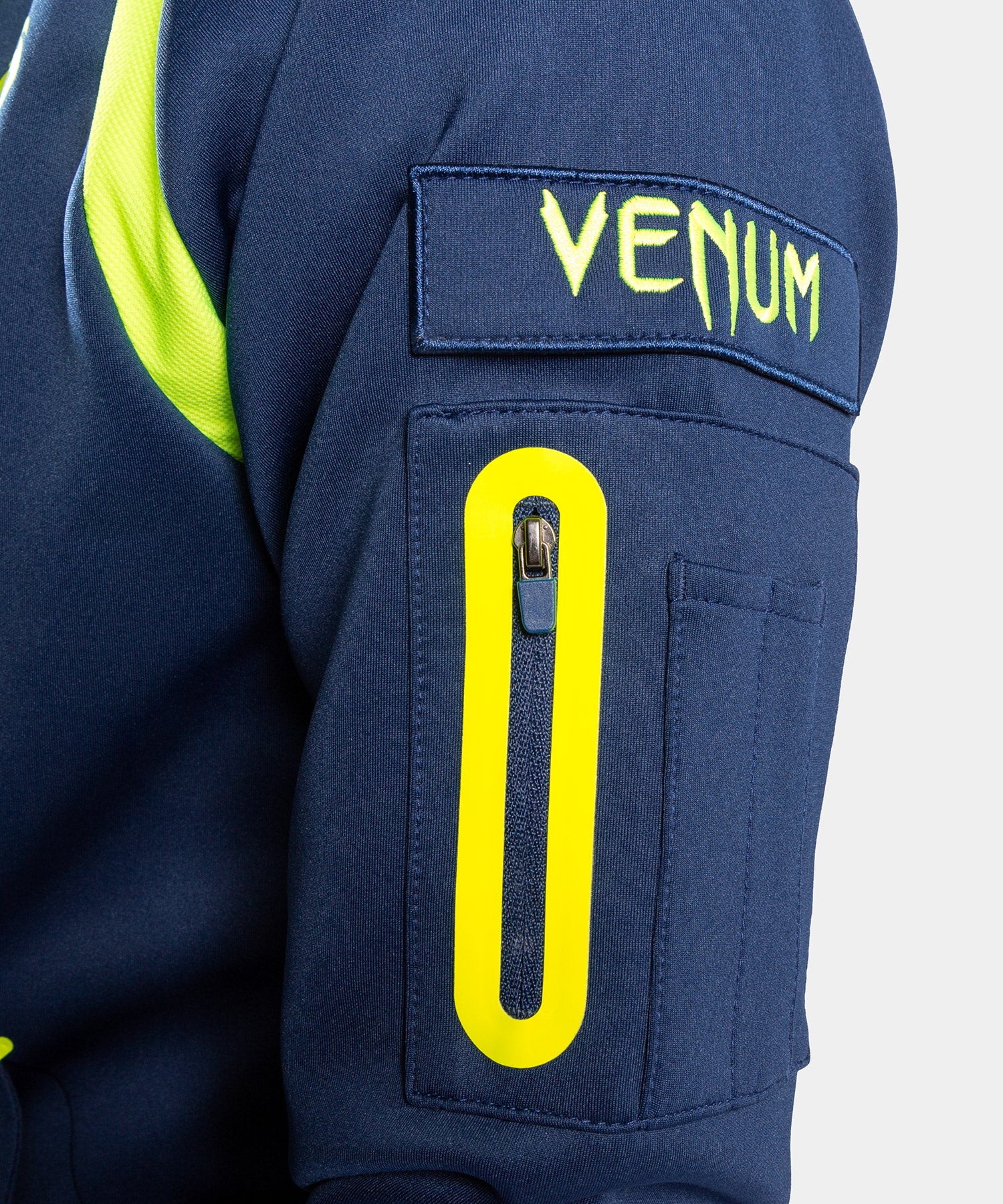 希少品venum ロマチェンコ　セットアップ　パーカーMサイズ　上下セット 希少品venum ロマチェンコ セットアップ パーカーMサイズ 上下