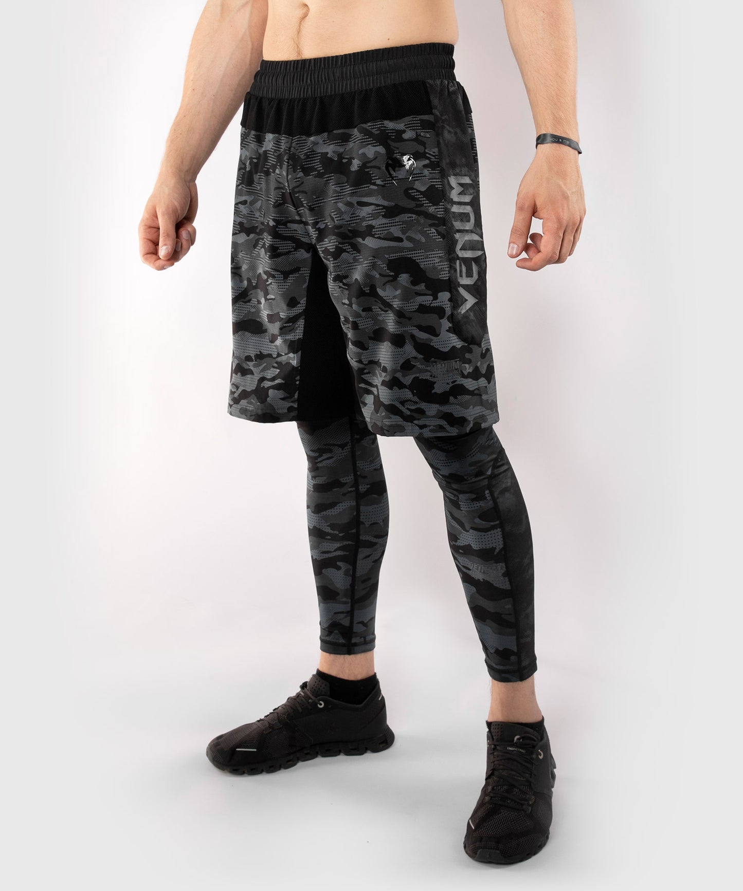 Venum Defender トレーニングショーツ - ダーク・カモ