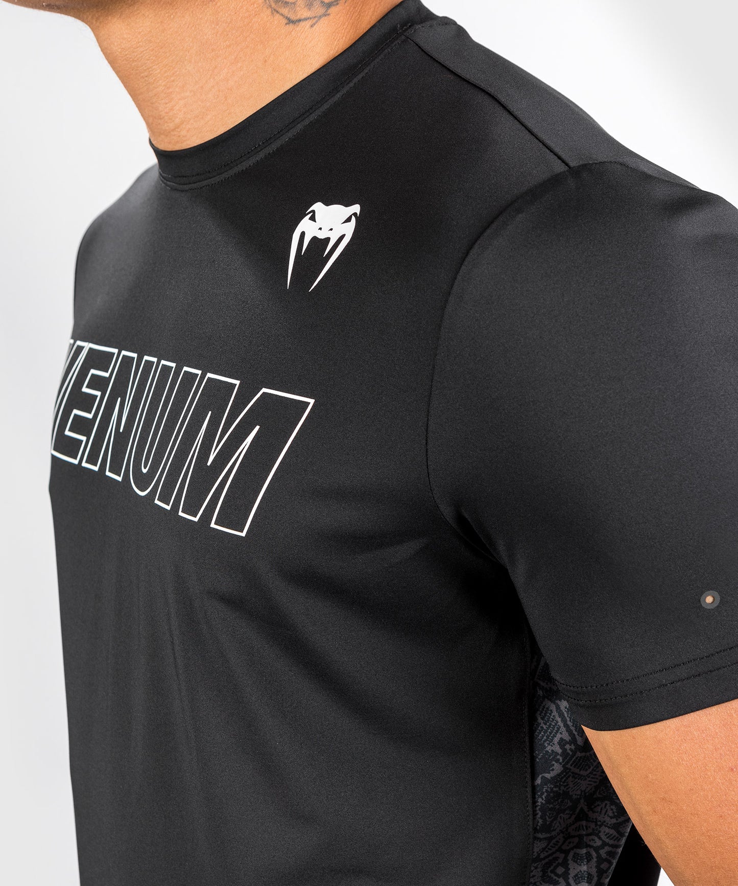 Venum Classic Evo Dry Tech T シャツ - ブラック/ホワイト