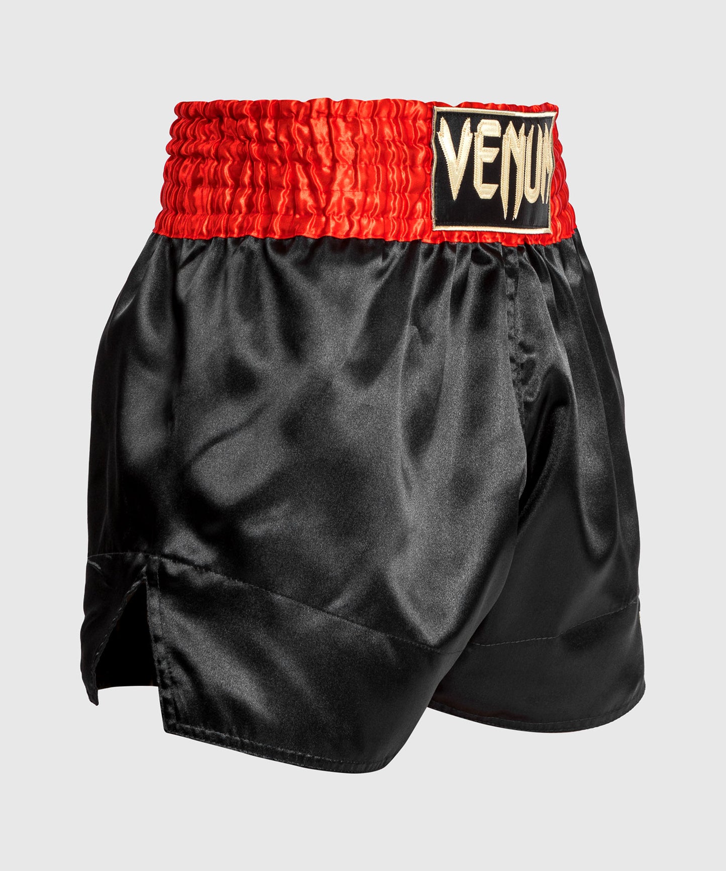 Venum Classic ムエタイショートパンツ レッド/ブラック/ゴールド