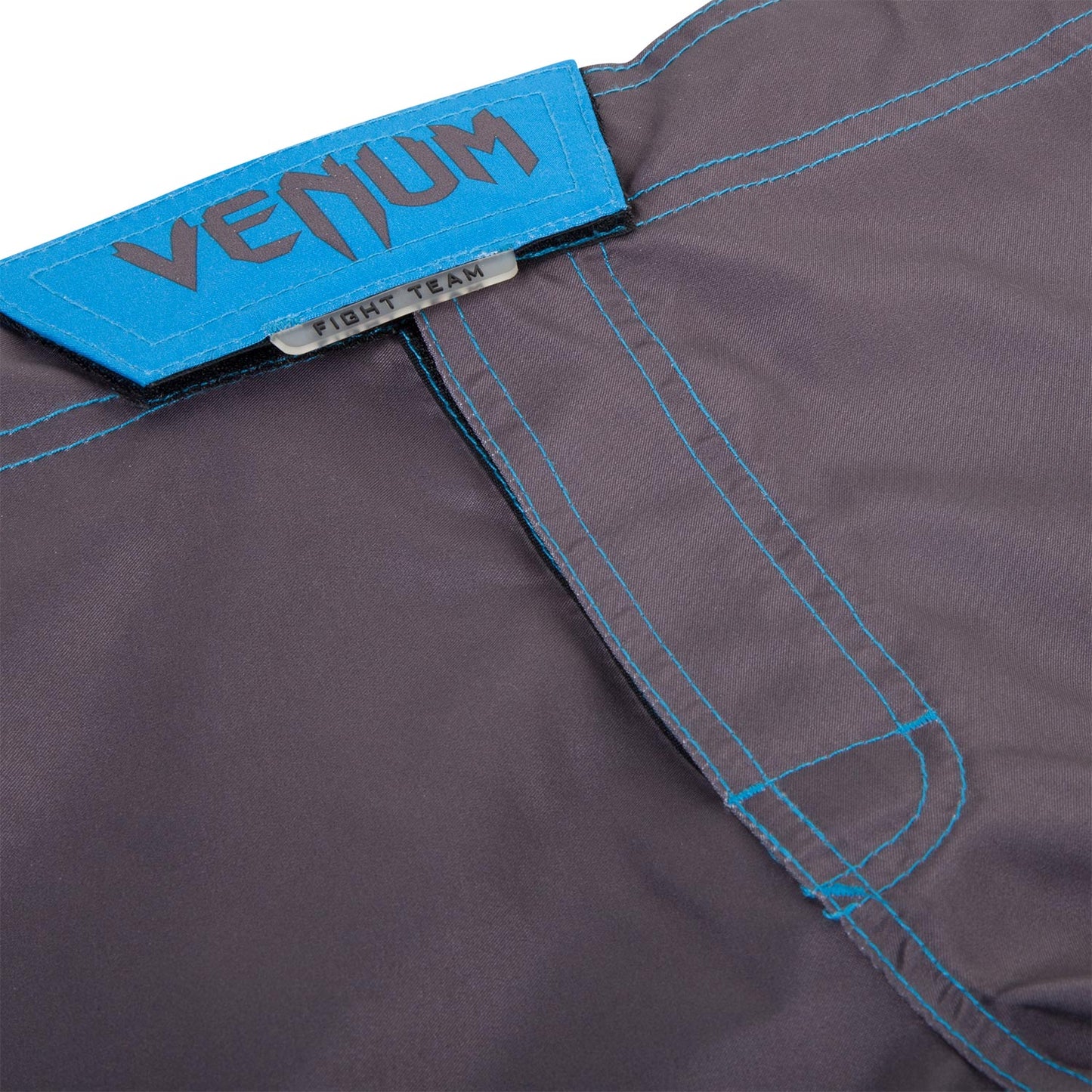 Venum Predator ファイトショーツ - ブラック/シアン