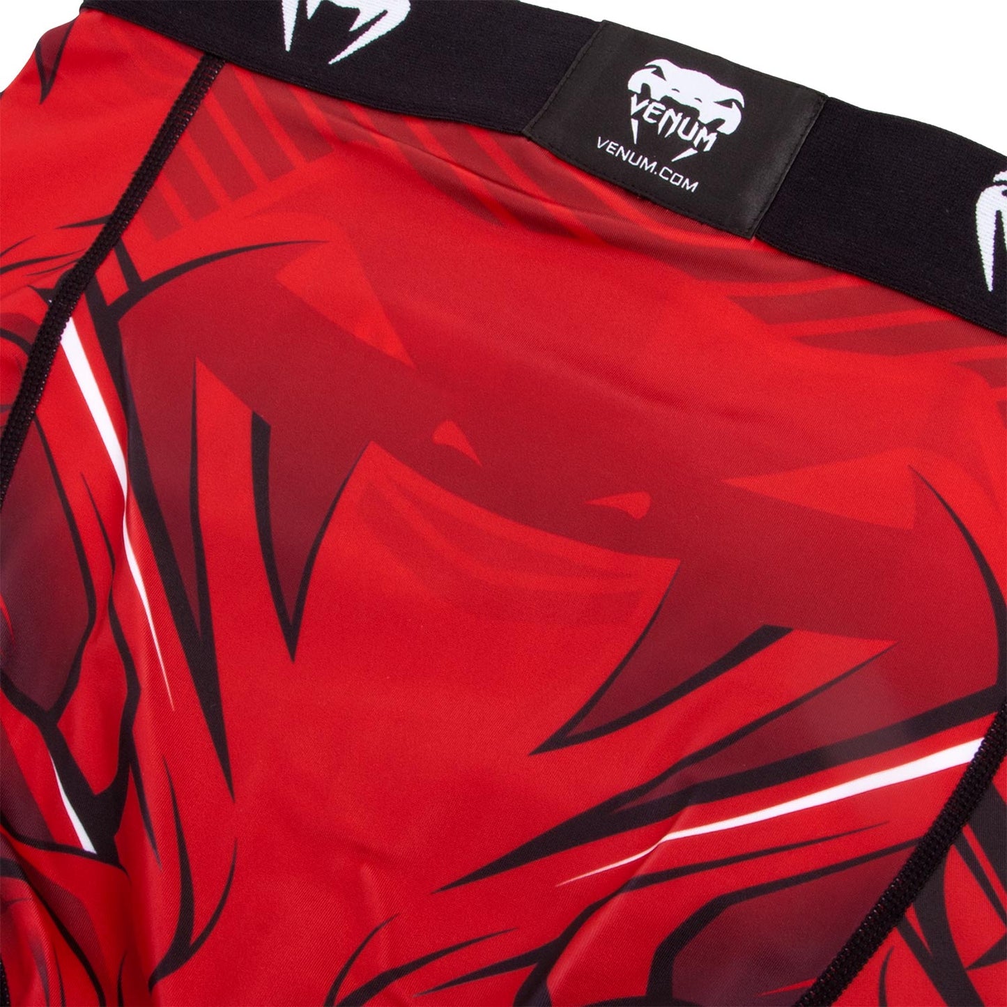 Venum Bloody Roar ヴァーリトゥードショートパンツ - レッド