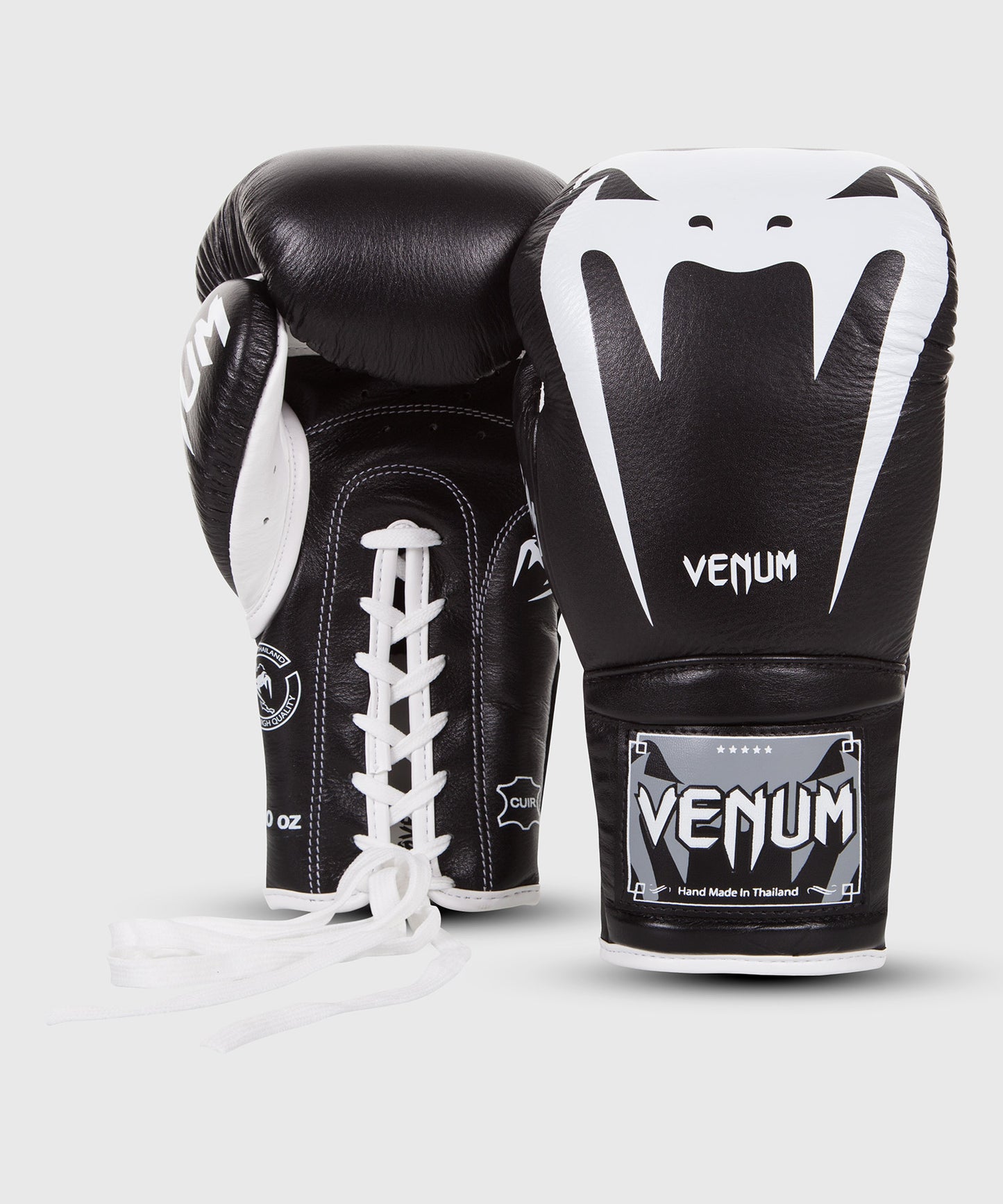 Venum Giant 3.0 ボクシンググローブ（ひも付き） - ナッパレザー - ブラック