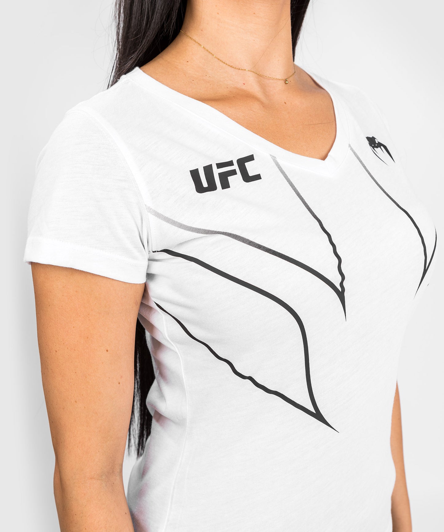 UFC Venum Fight Night 2.0 レプリカ 女性用 Tシャツ - ホワイト