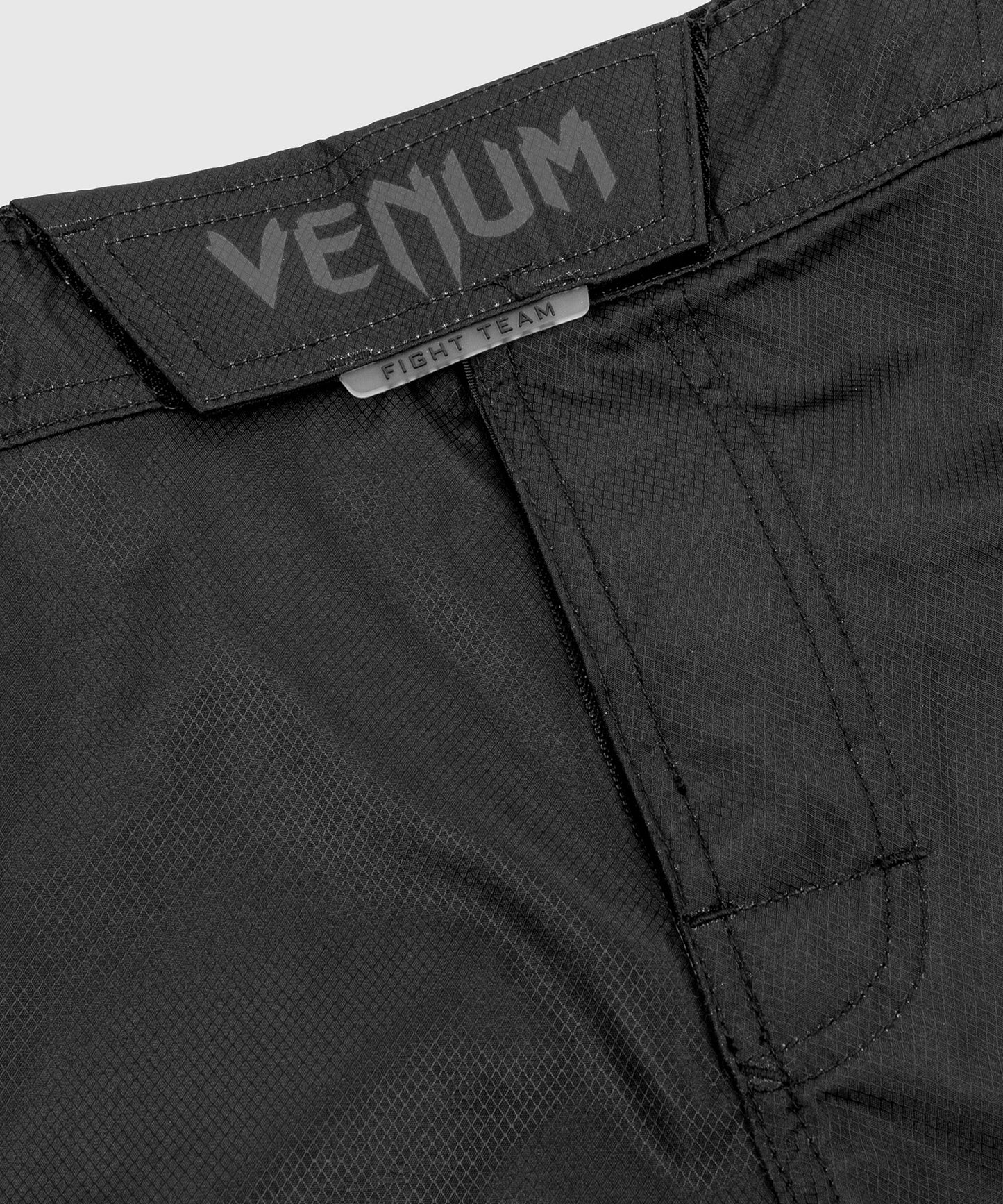 Venum Light 3.0 ファイトショーツ - ブラック/ダーク・カモ