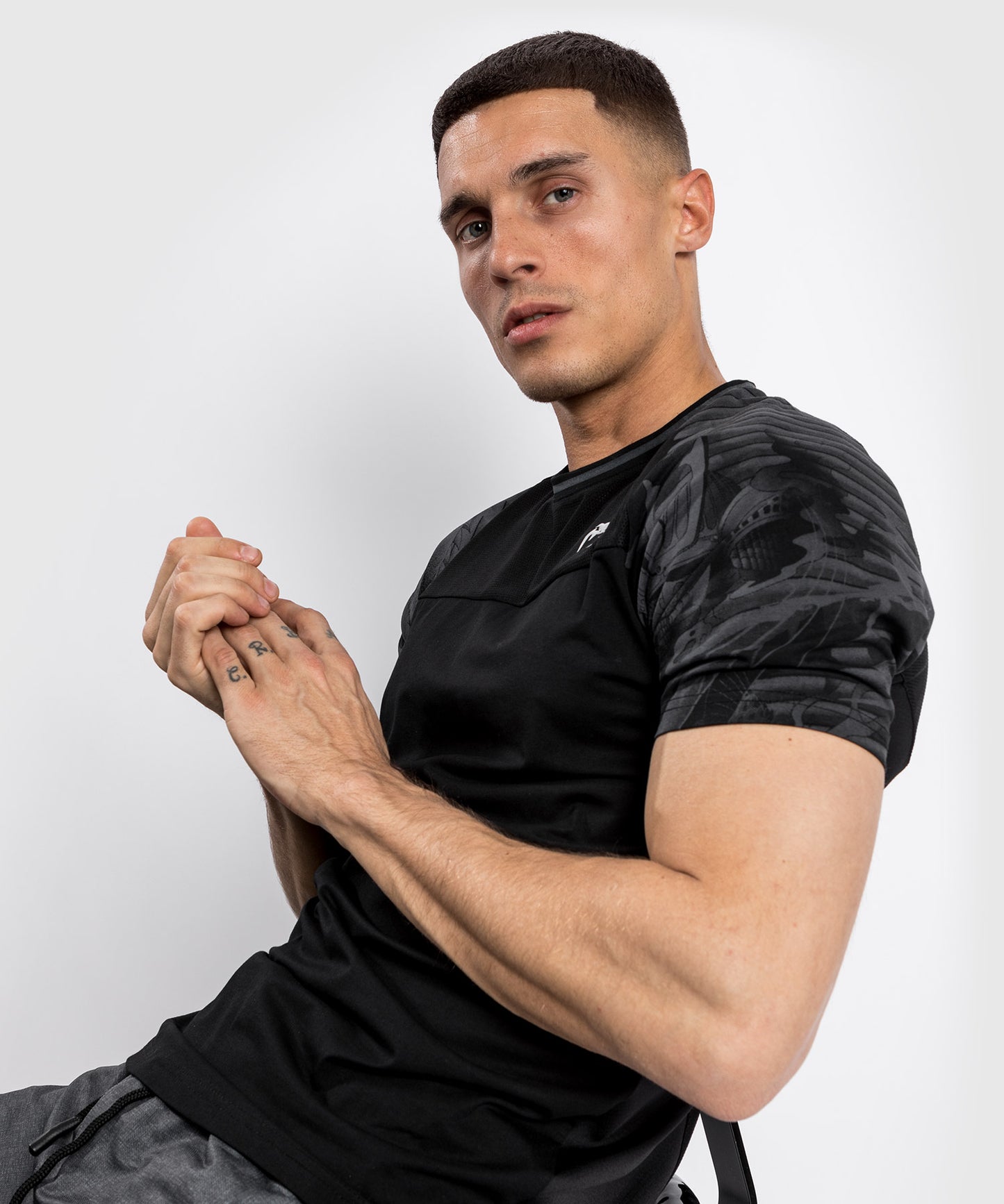 Venum YKZ21 Tシャツ - ブラック/ブラック