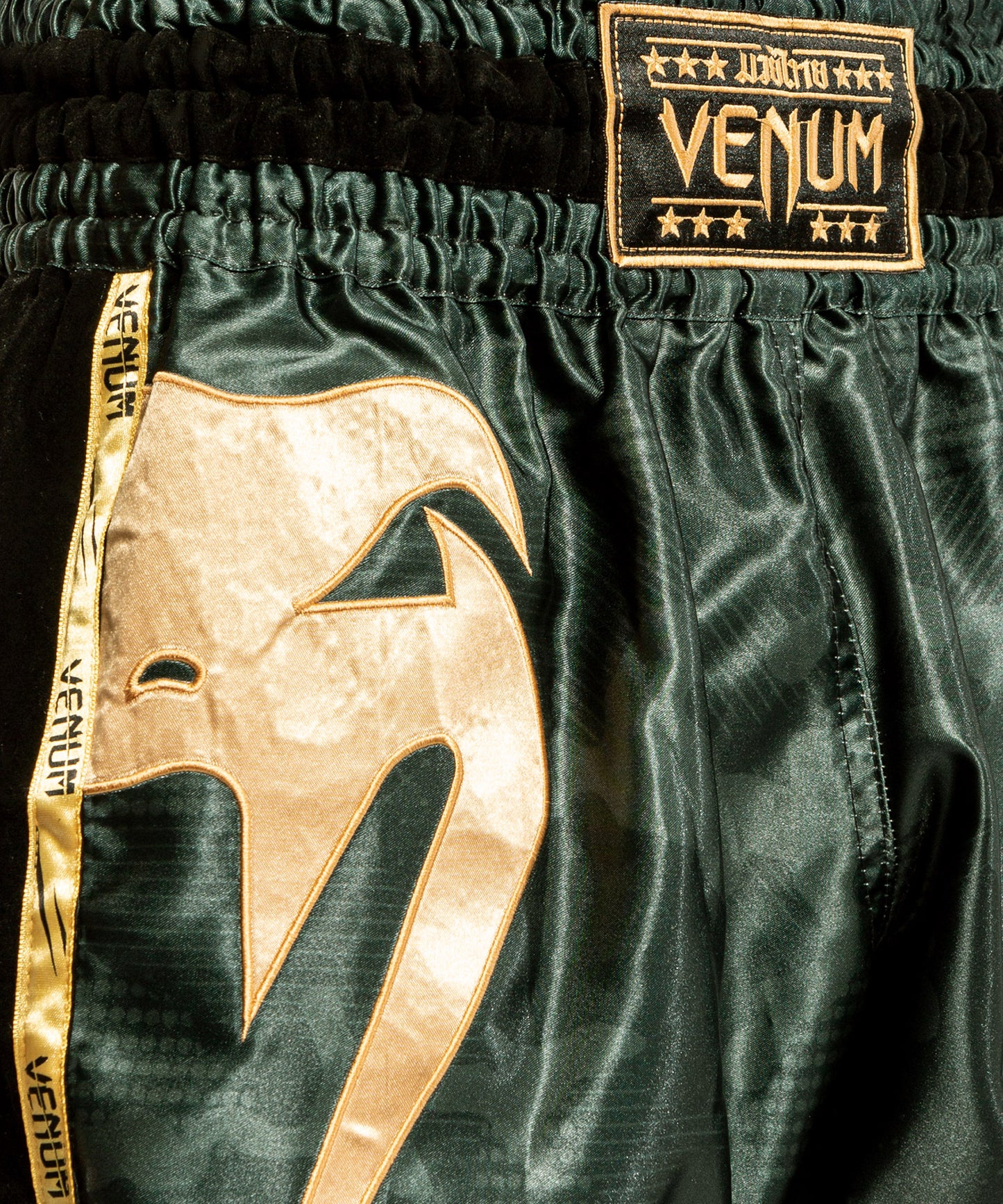Venum Giant Camo ムエタイショーツ