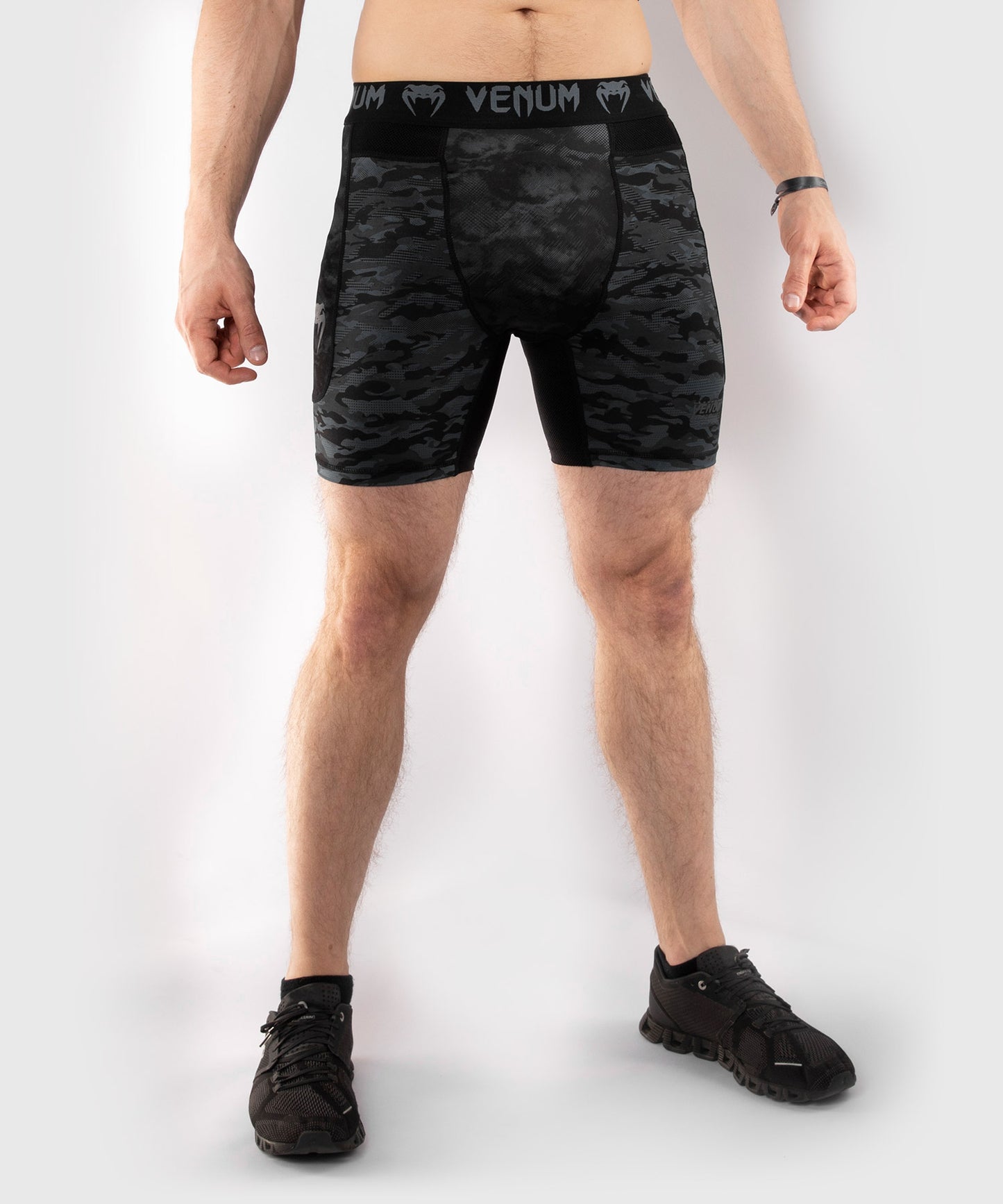 Venum Defender コンプレッションショーツ - ダーク・カモ