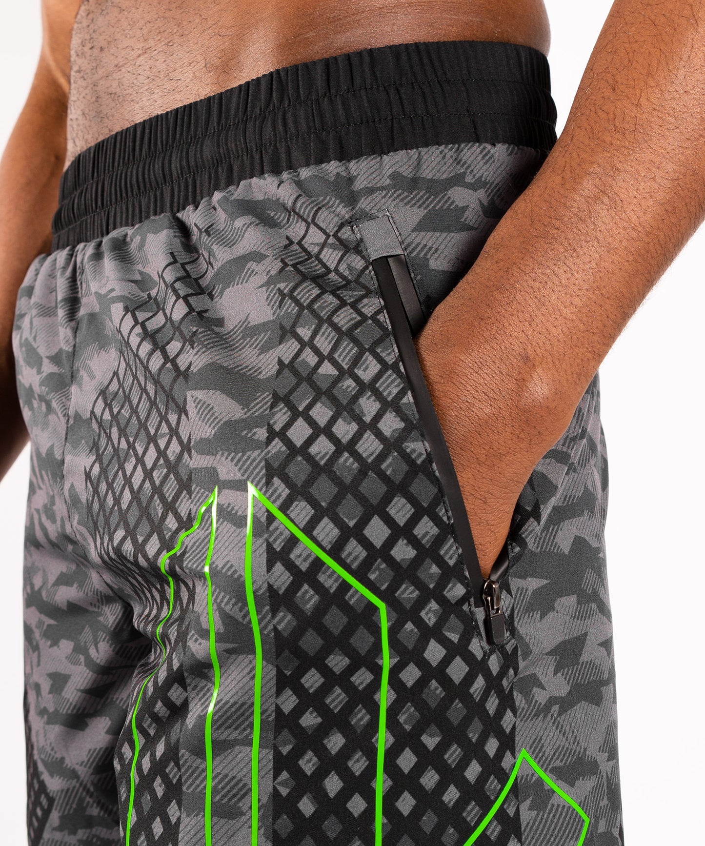 Venum Arrow トレーニングショートパンツ（LOMA を象徴するコレクション） - 暗い迷彩柄