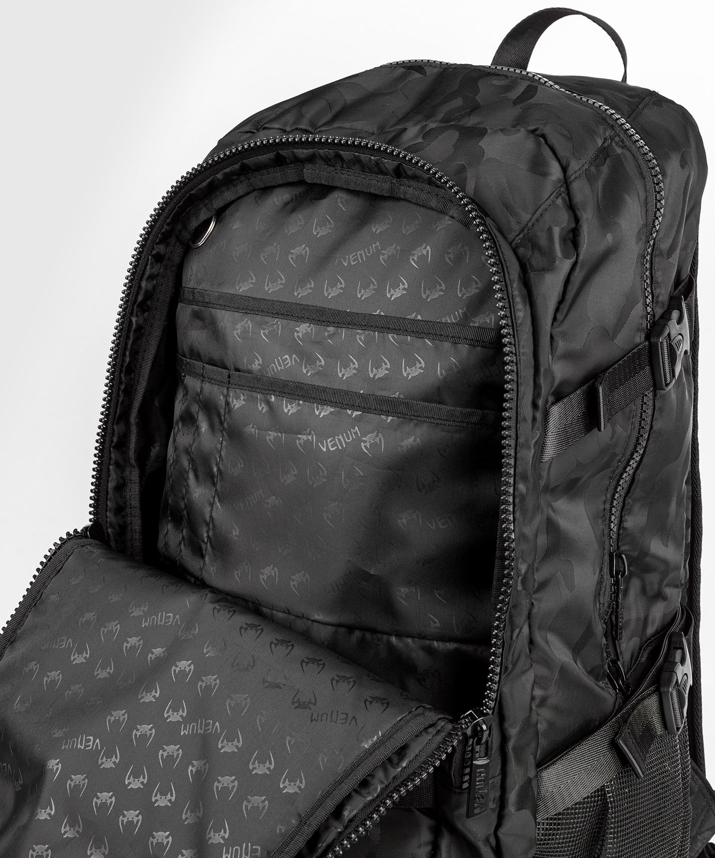 Venum Challenger Pro BackPack - Black/Dark Camo (ブラック/ダークカモ)