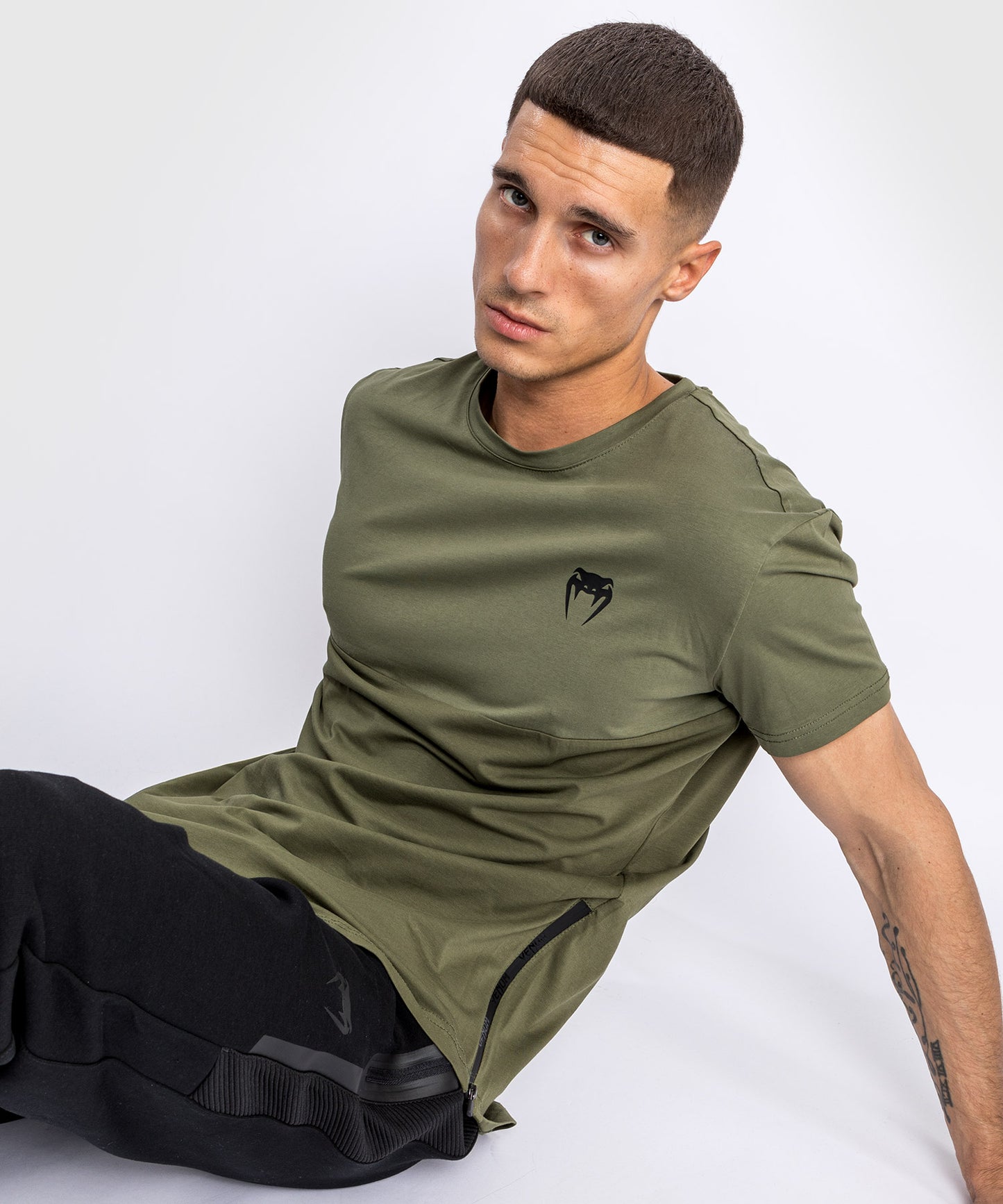 Venum Laser 2.0 Tシャツ - カーキ