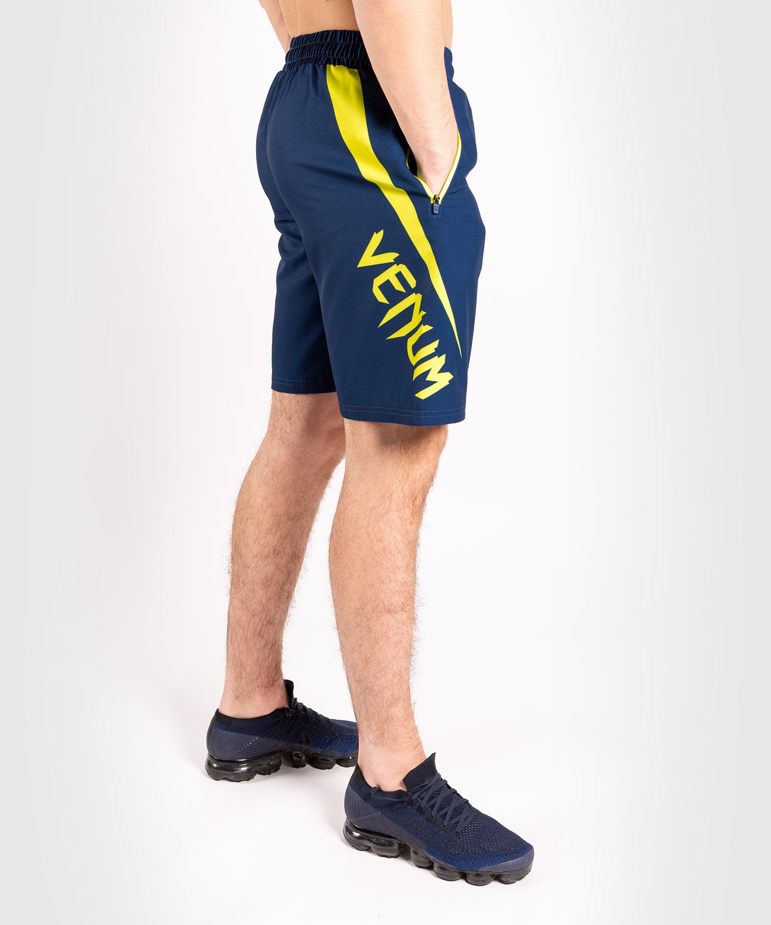 ロマチェンコ　VENUM ボクシング ショートパンツ　origin af8136ee126225fdbed38be95bc126